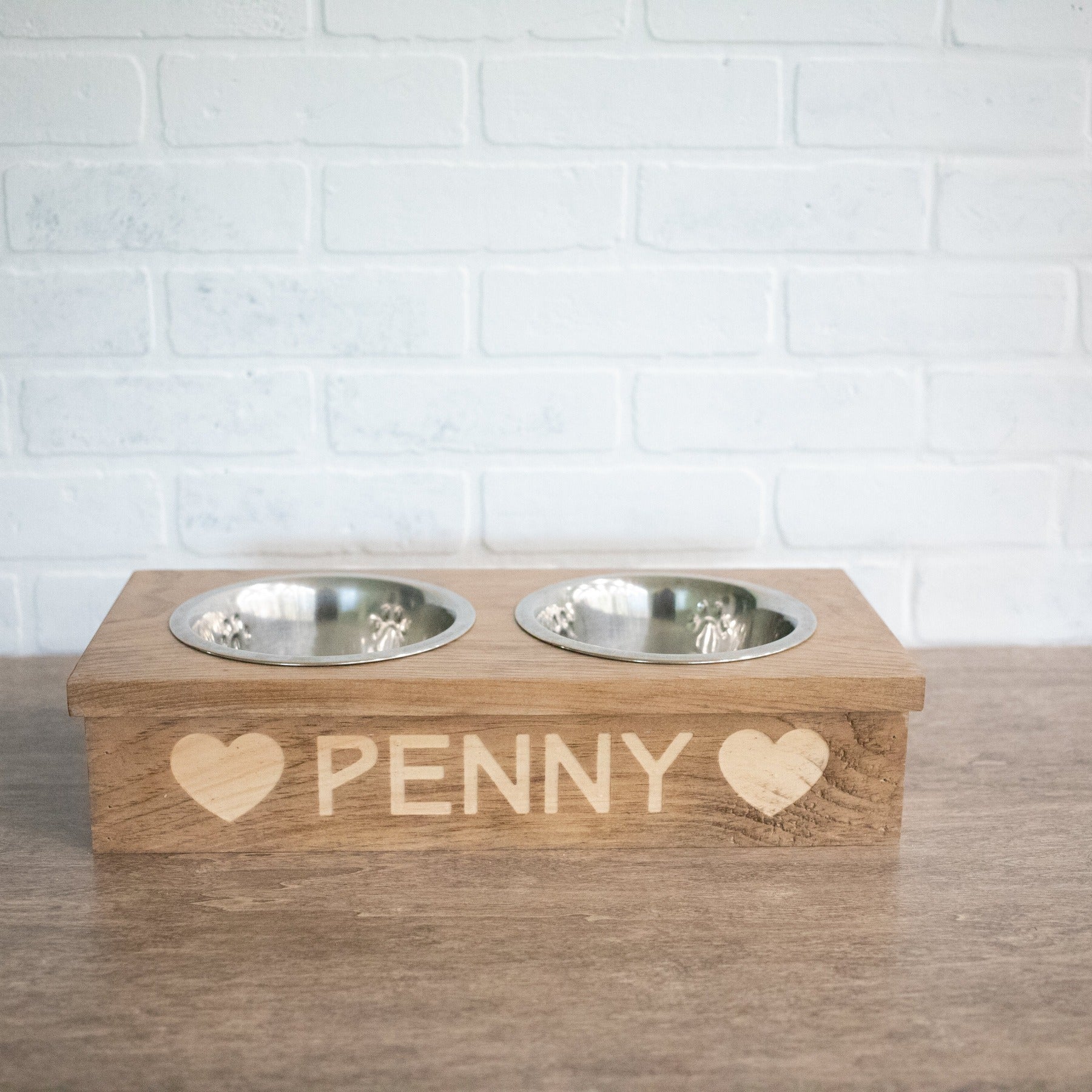Portada cuadrada premium de Comedero elevado de madera para perro con cuencos - Tu Peludo Premium