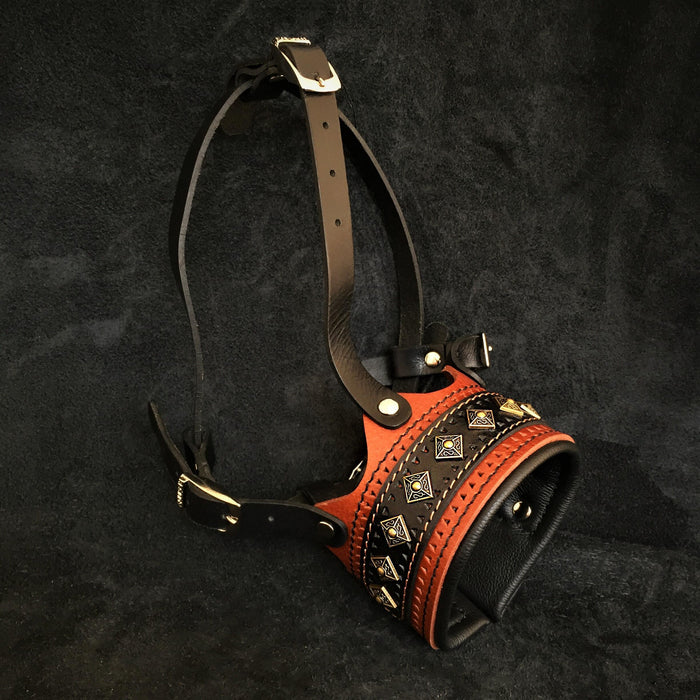 La muselière en cuir "Balteus" BROWN