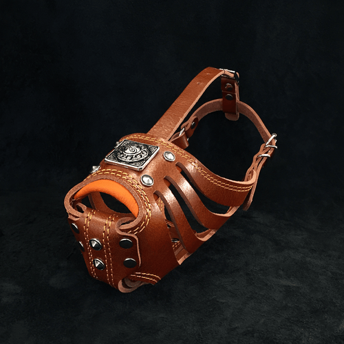 Bozal de entrenamiento ajustable suave de cuero marron para perros - imagen 1
