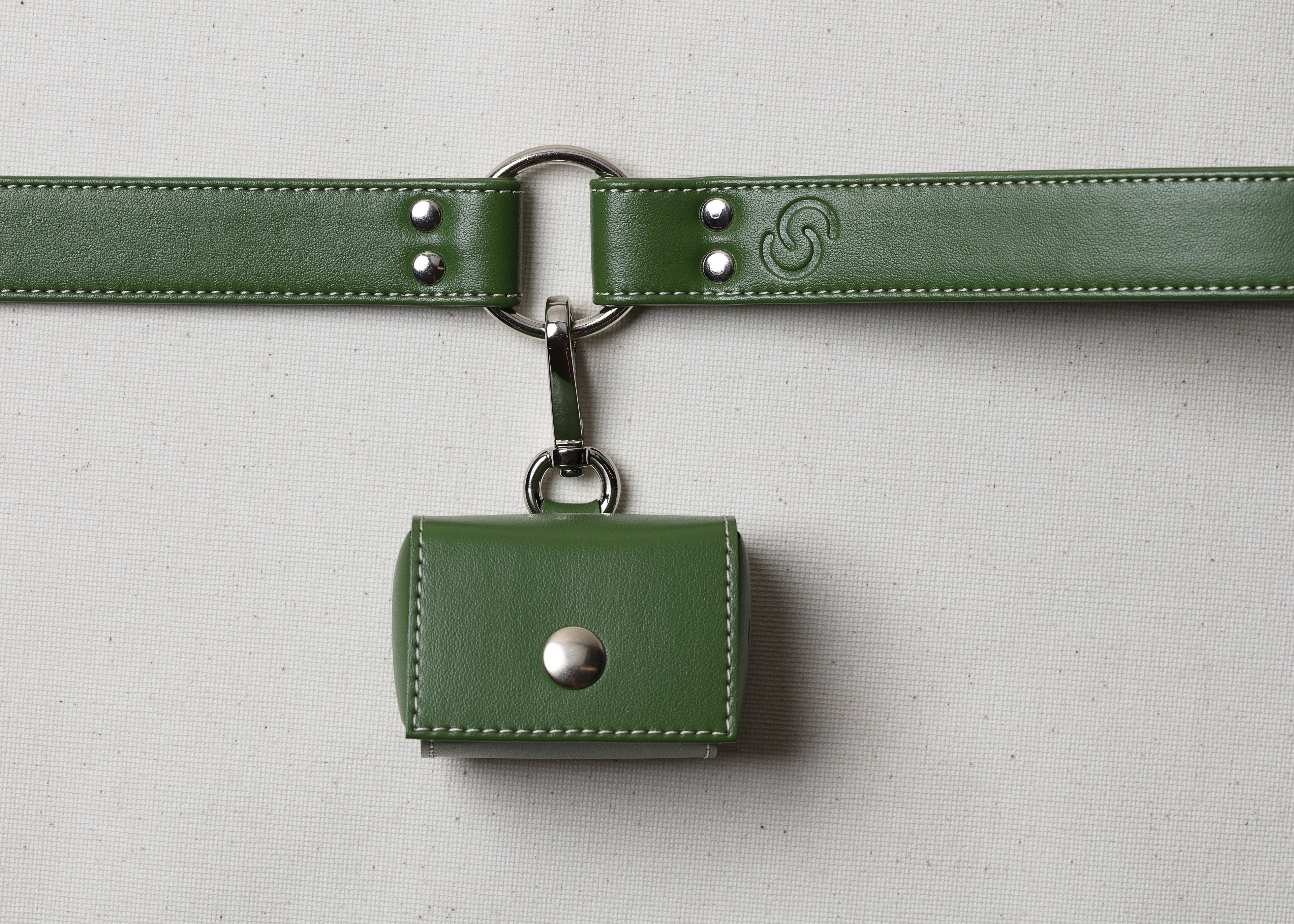 Verstellbares Halsband aus Leder Classic black fuer Hunde - Bild 2