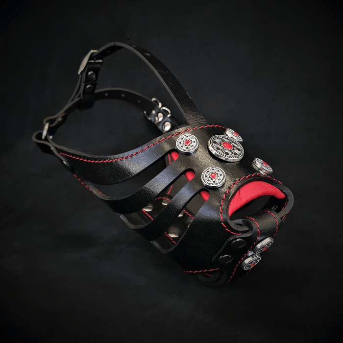 Le panier ''Bijou'' Muselière Noir & Rouge